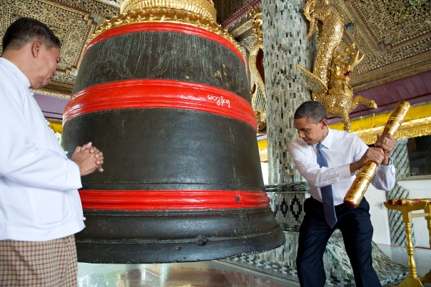 Obama visit Shwedagon Pagoda (2)