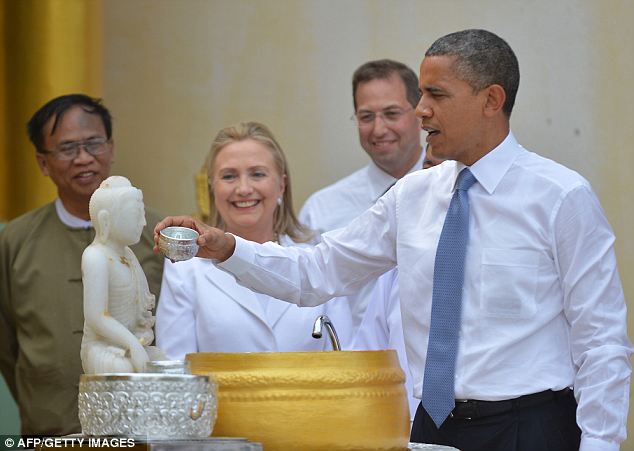 Obama visit Shwedagon Pagoda (8)